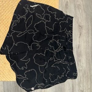 Athleta Run With It shorts *reflective*. Size M.  EUC. 3.5” inseam.